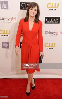 Sally Field feet photo thumbnail