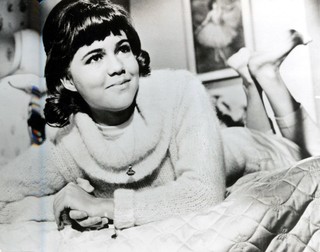 Sally Field feet photo thumbnail