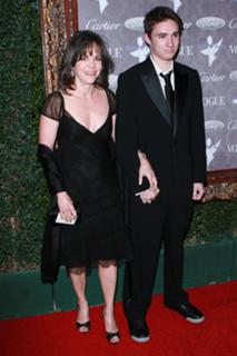 Sally Field feet photo thumbnail