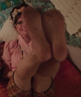 Sally Field feet photo thumbnail