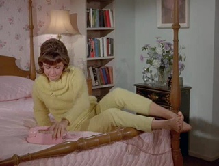 Sally Field feet photo thumbnail