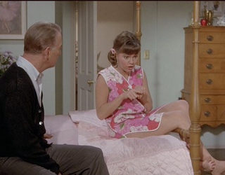Sally Field feet photo thumbnail