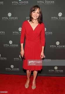 Sally Field feet photo thumbnail