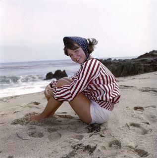 Sally Field feet photo thumbnail