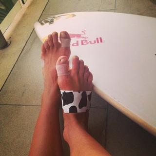 Sally Fitzgibbons feet photo 2