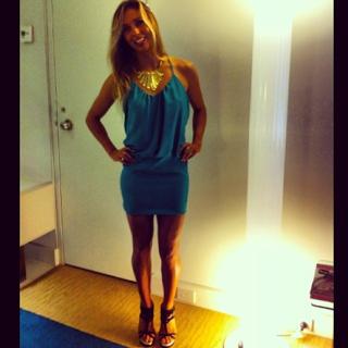 Sally Fitzgibbons feet photo 1