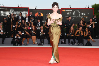 Sally Hawkins feet photo thumbnail