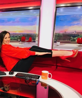 Sally Nugent feet photo thumbnail