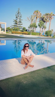 Sally Nugent feet photo thumbnail