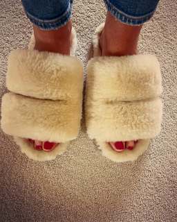 Sally Nugent feet photo thumbnail