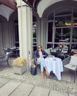 Sally Nugent feet photo thumbnail