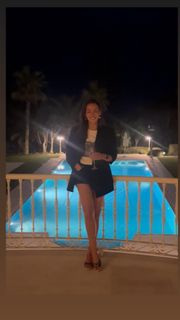 Sally Nugent feet photo thumbnail