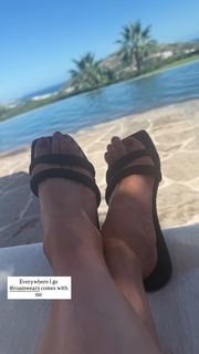 Sally Pressman feet photo 5
