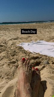 Sally Pressman feet photo 1