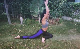 Salma Abu-Deif feet photo thumbnail