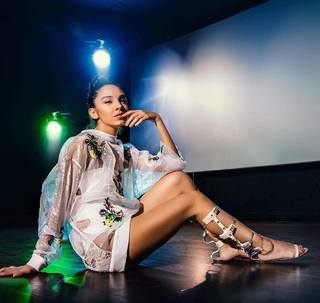 Salma Abu-Deif feet photo thumbnail