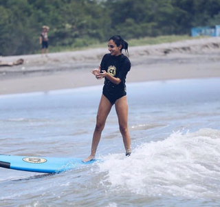 Salma Abu-Deif feet photo thumbnail