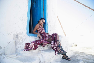 Salma Abu-Deif feet photo thumbnail