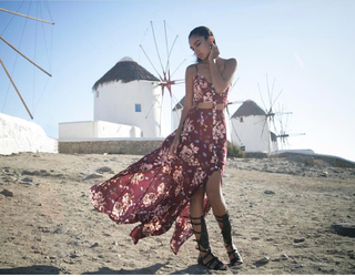 Salma Abu-Deif feet photo thumbnail