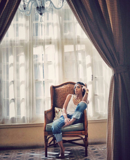 Salma Abu-Deif feet photo thumbnail