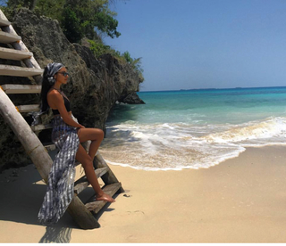 Salma Abu-Deif feet photo thumbnail