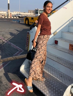 Salma Abu-Deif feet photo thumbnail