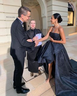 Salma Abu-Deif feet photo thumbnail