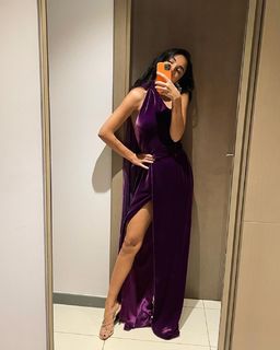 Salma Abu-Deif feet photo thumbnail