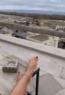 Salma Abu-Deif feet photo thumbnail