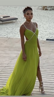 Salma Abu-Deif feet photo thumbnail