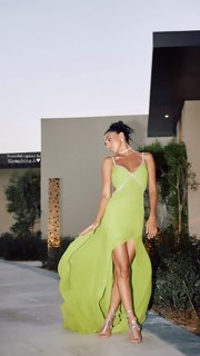 Salma Abu-Deif feet photo thumbnail