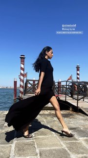 Salma Abu-Deif feet photo thumbnail