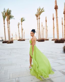 Salma Abu-Deif feet photo thumbnail