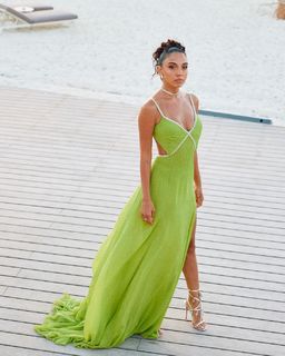 Salma Abu-Deif feet photo thumbnail