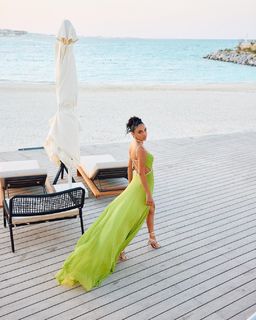 Salma Abu-Deif feet photo thumbnail