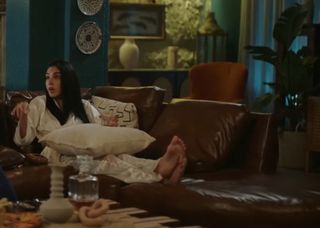 Salma Abu-Deif feet photo thumbnail