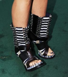 Salma Hayek feet photo thumbnail