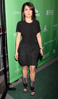 Salma Hayek feet photo thumbnail