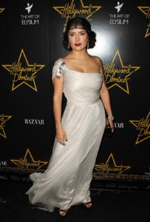Salma Hayek feet photo thumbnail