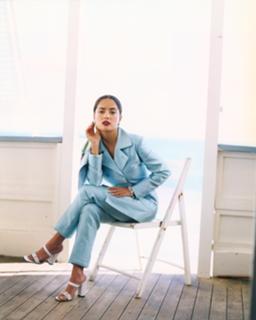 Salma Hayek feet photo thumbnail