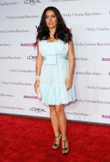 Salma Hayek feet photo thumbnail