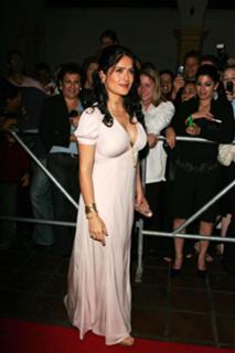 Salma Hayek feet photo thumbnail