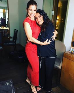 Salma Hayek feet photo thumbnail