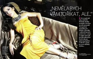 Salma Hayek feet photo thumbnail