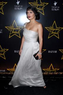 Salma Hayek feet photo thumbnail