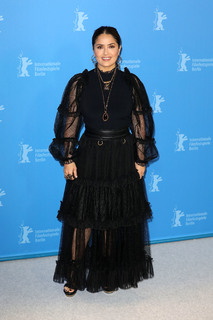 Salma Hayek feet photo thumbnail