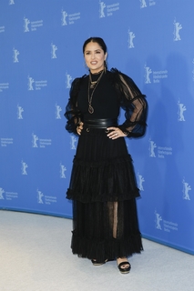 Salma Hayek feet photo thumbnail
