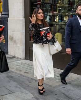 Salma Hayek feet photo thumbnail