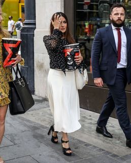 Salma Hayek feet photo thumbnail