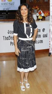 Salma Hayek feet photo thumbnail